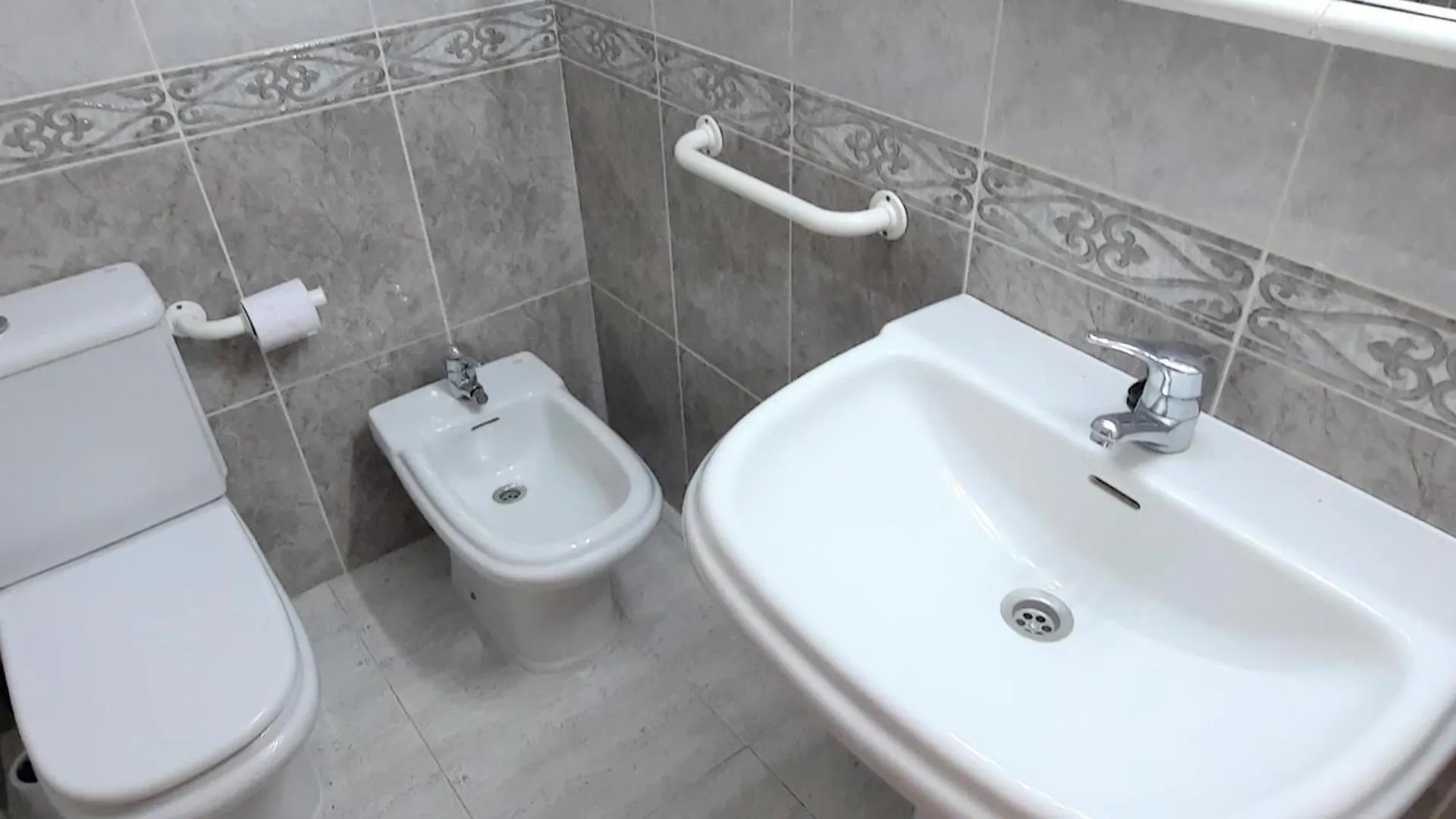 Apartamento De 3 Dormitorios Frente Al Mar En Llanca, Cerca De Playas Y Actividades - Es-170-43 0*, Llanca Spain
