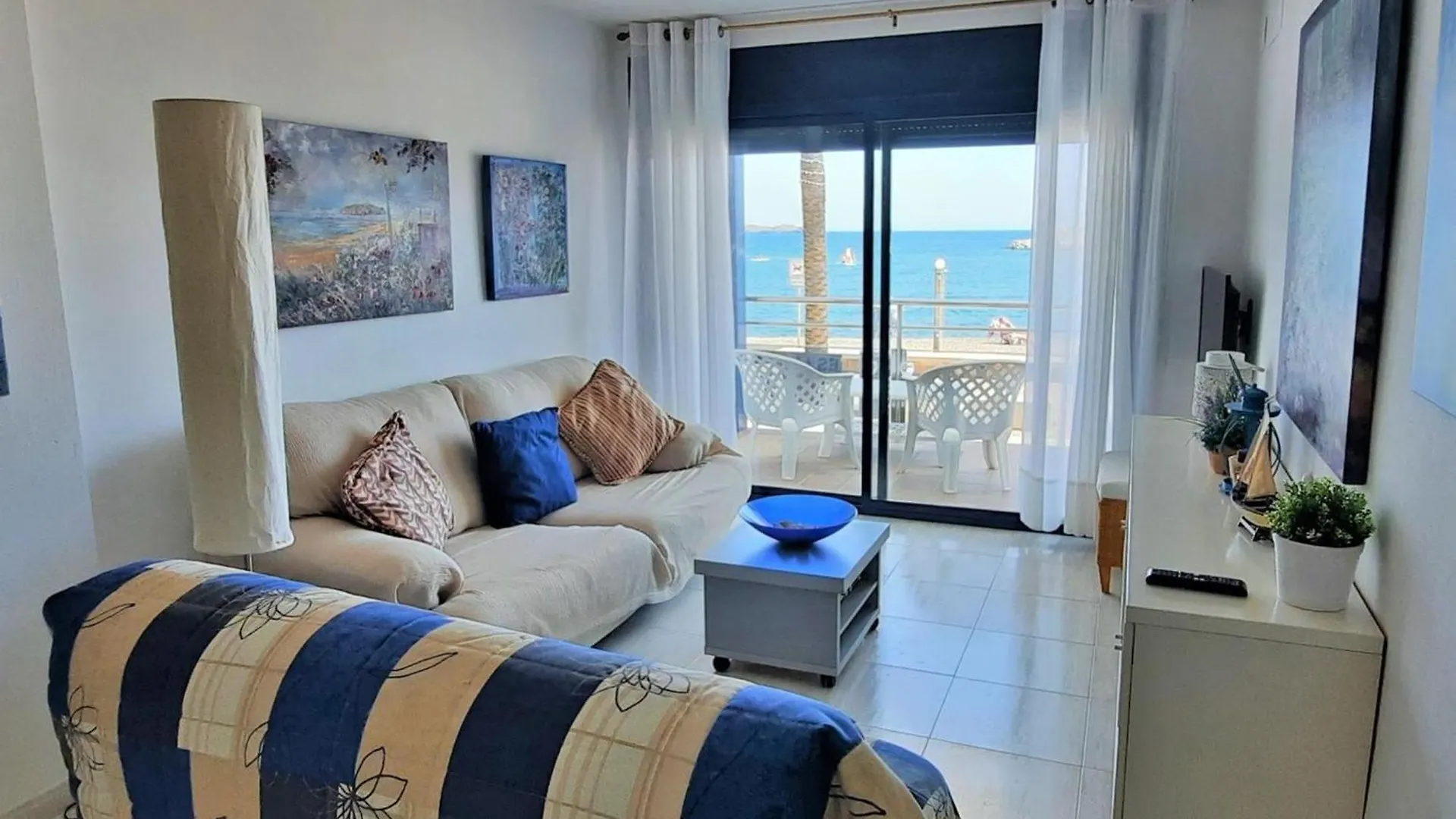 Apartamento De 3 Dormitorios Frente Al Mar En Llanca, Cerca De Playas Y Actividades - Es-170-43 Apartment Llanca